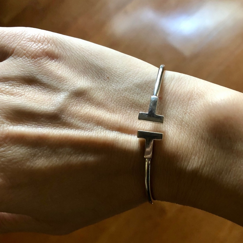 Tiffany & Co.T 18k White Gold Wire Bracelet - Picture 7 of 8